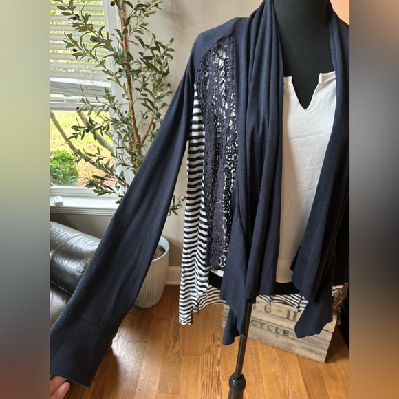 ANTHROPOLOGIE HAZEL CARDIGAN Lace Waterfall Front Long Sleeved Blue Striped sz L - Picture 2 of 5